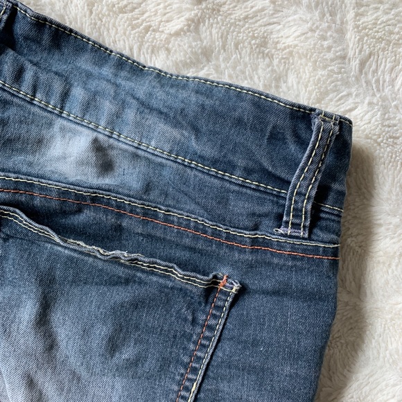 BONGO y2k Mid Rise Jean Shorts Size 5 / Small - Picture 3 of 4